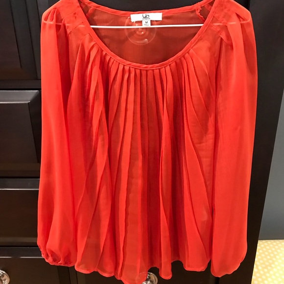 Orange flowy sheer top with pleats - Picture 1 of 4